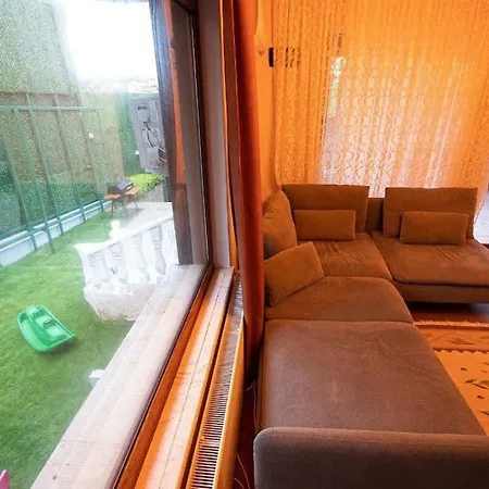 Villa Lion *